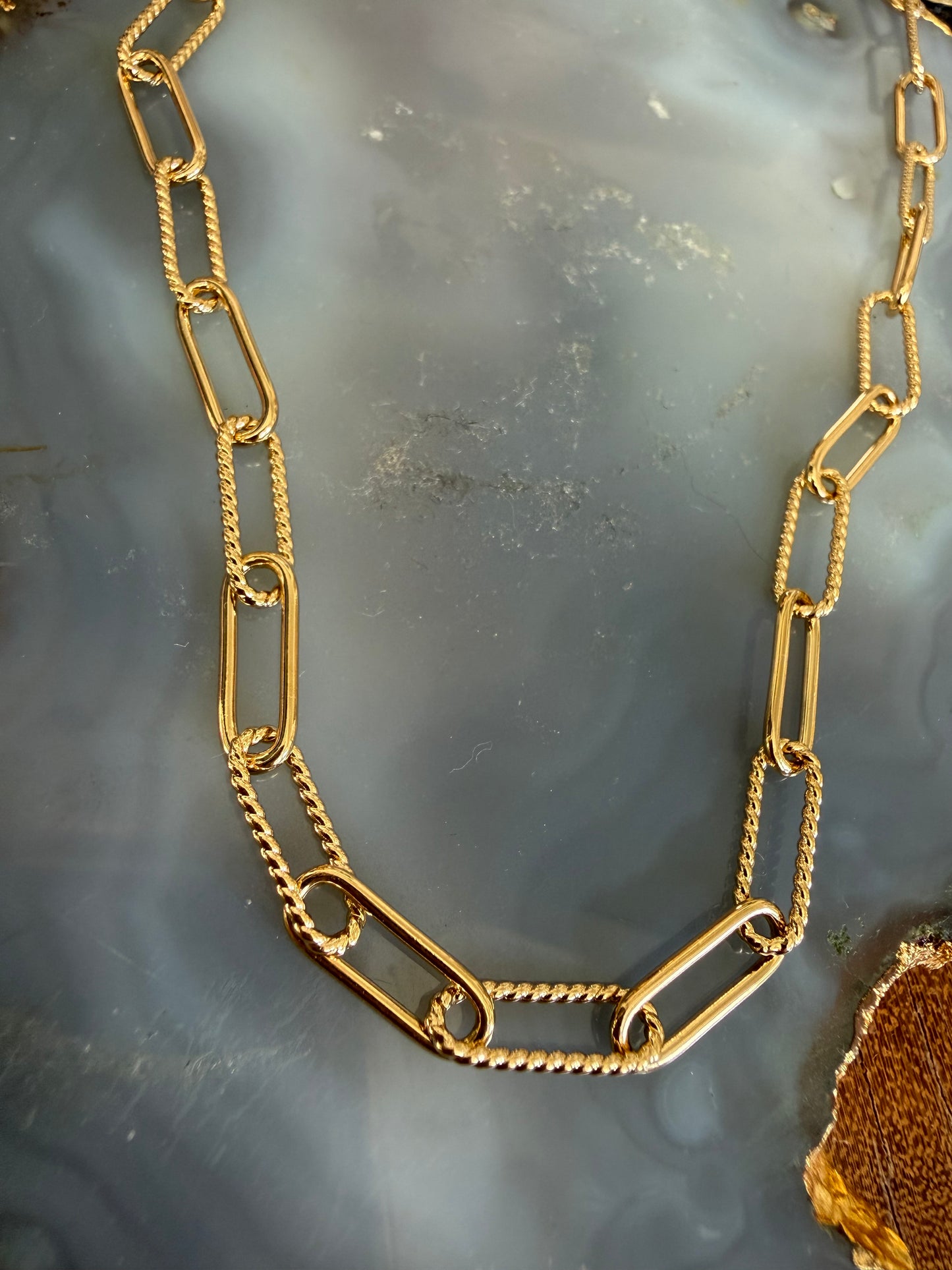 Cristina V 28” Mixed Paperclip Chain