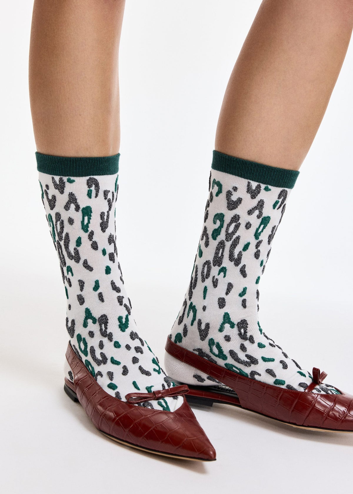 Essentiel Antwerp Karty leopard jacquard-knit socks in off-white, green and grey, additional view