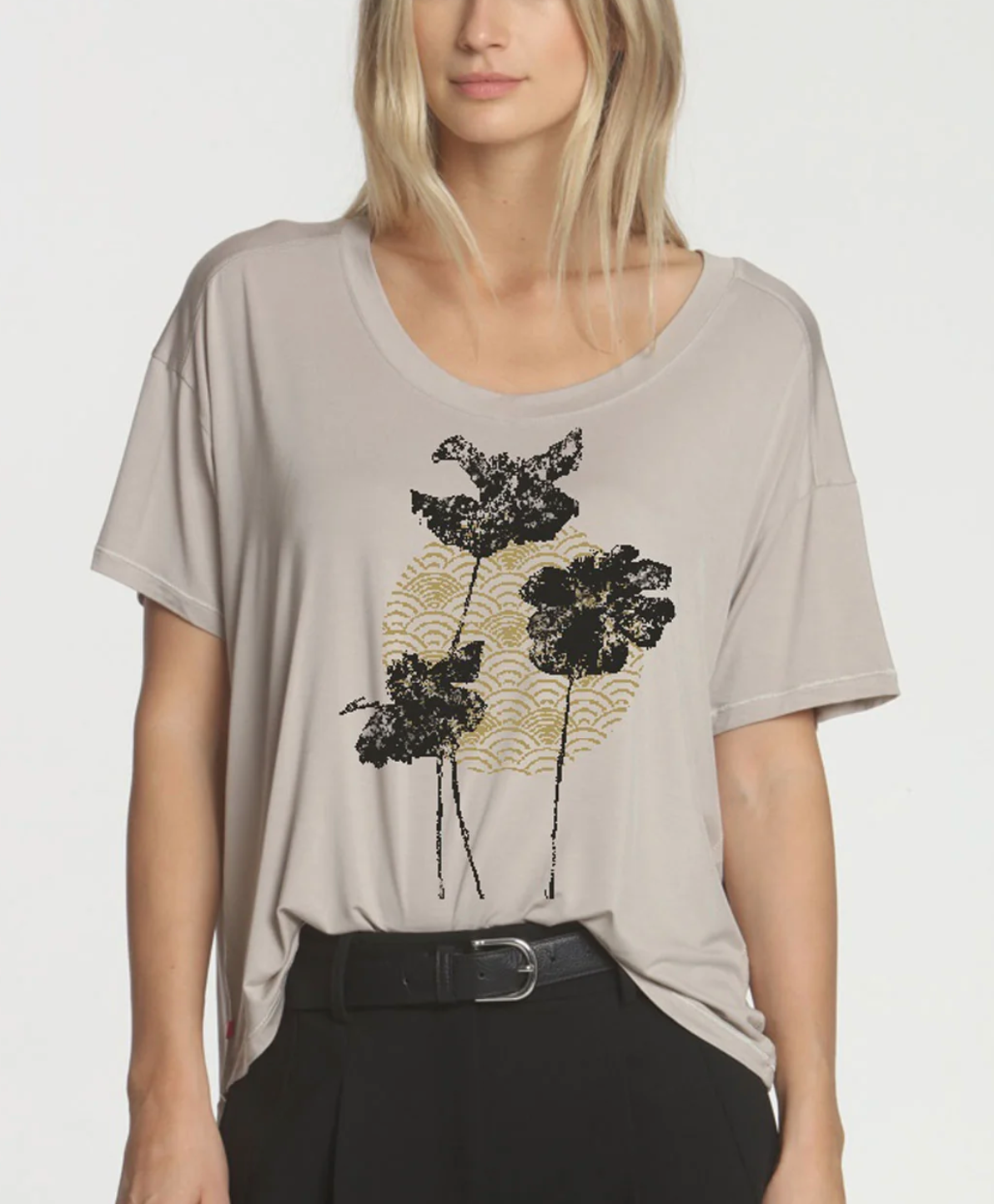 Label + Thread Delila Tee