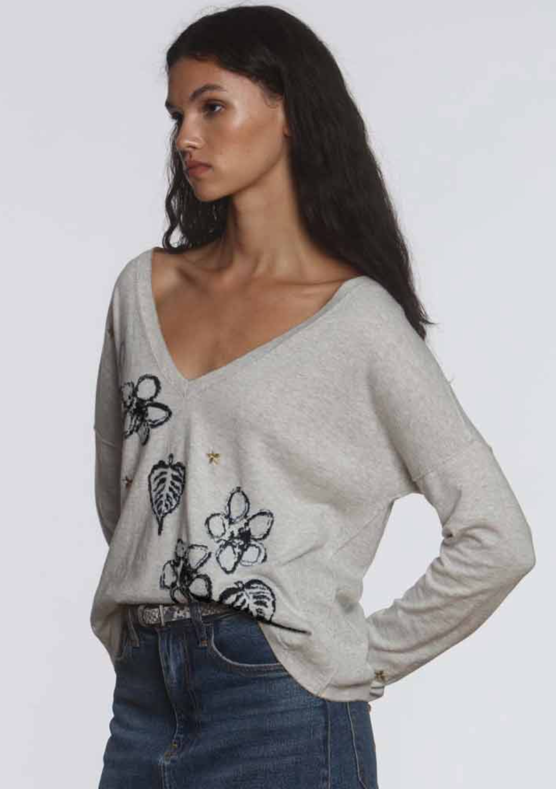 L+T Sophie Flowers Vee
