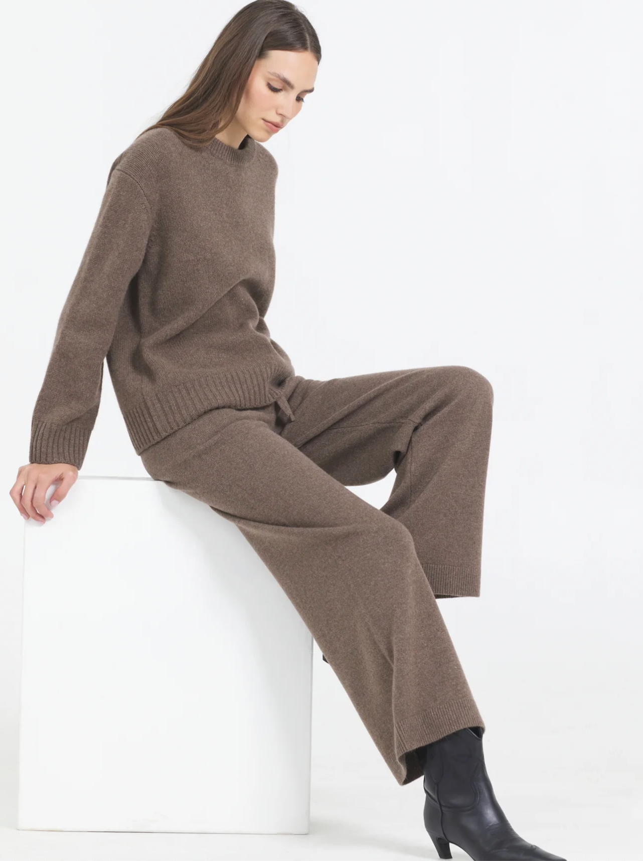 One Grey Day Aster Pullover