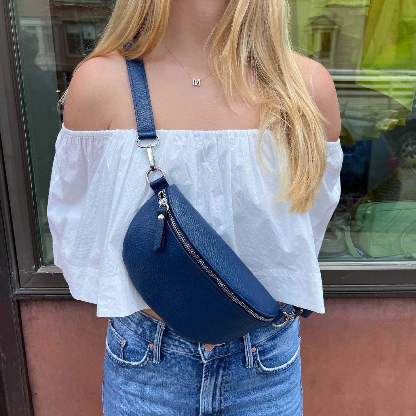 Two Amicis Hands Free Bag