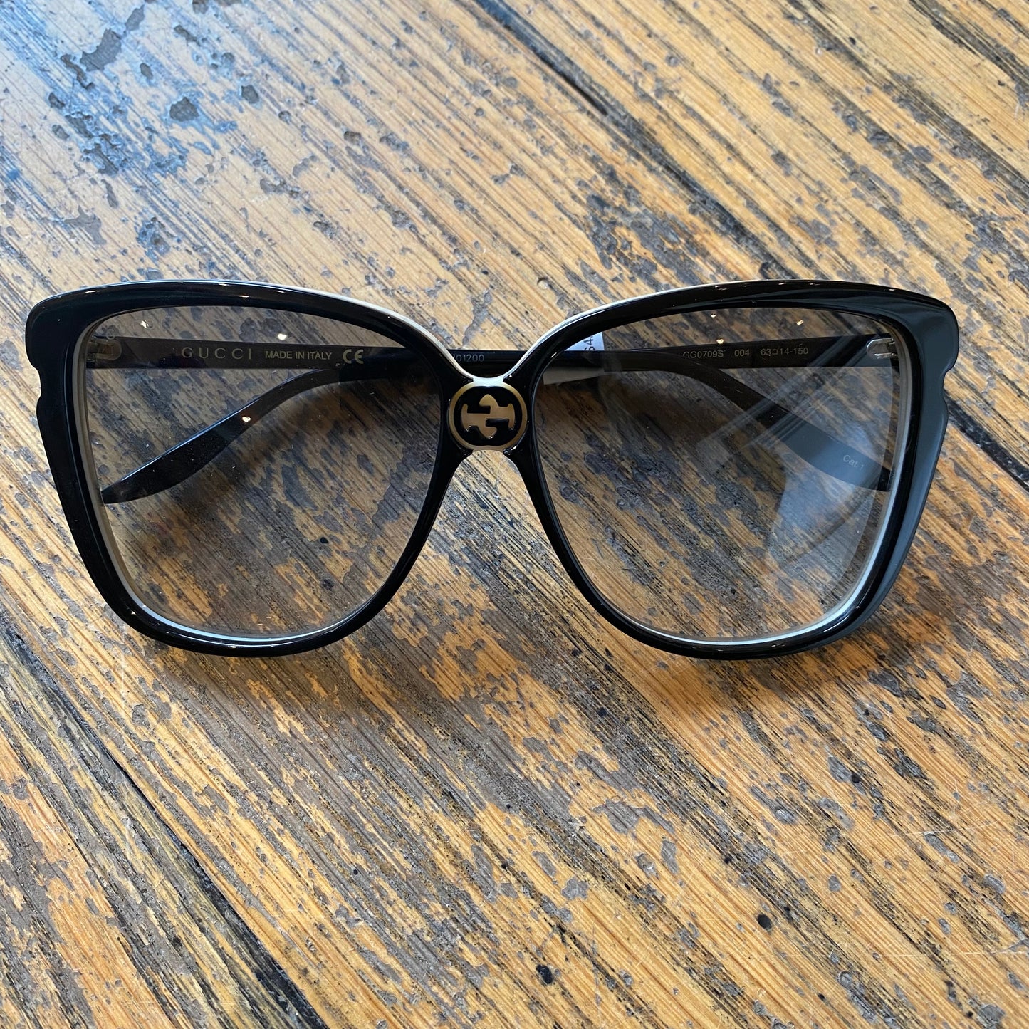 Gucci Black/White Logo Sunglasses