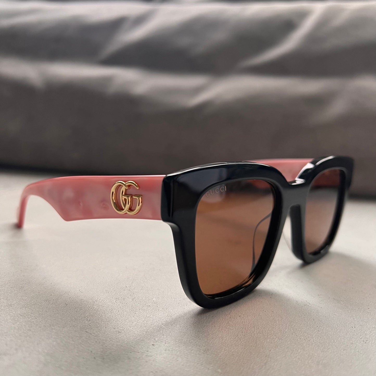 GG Pink Arm Logo Sunglasses