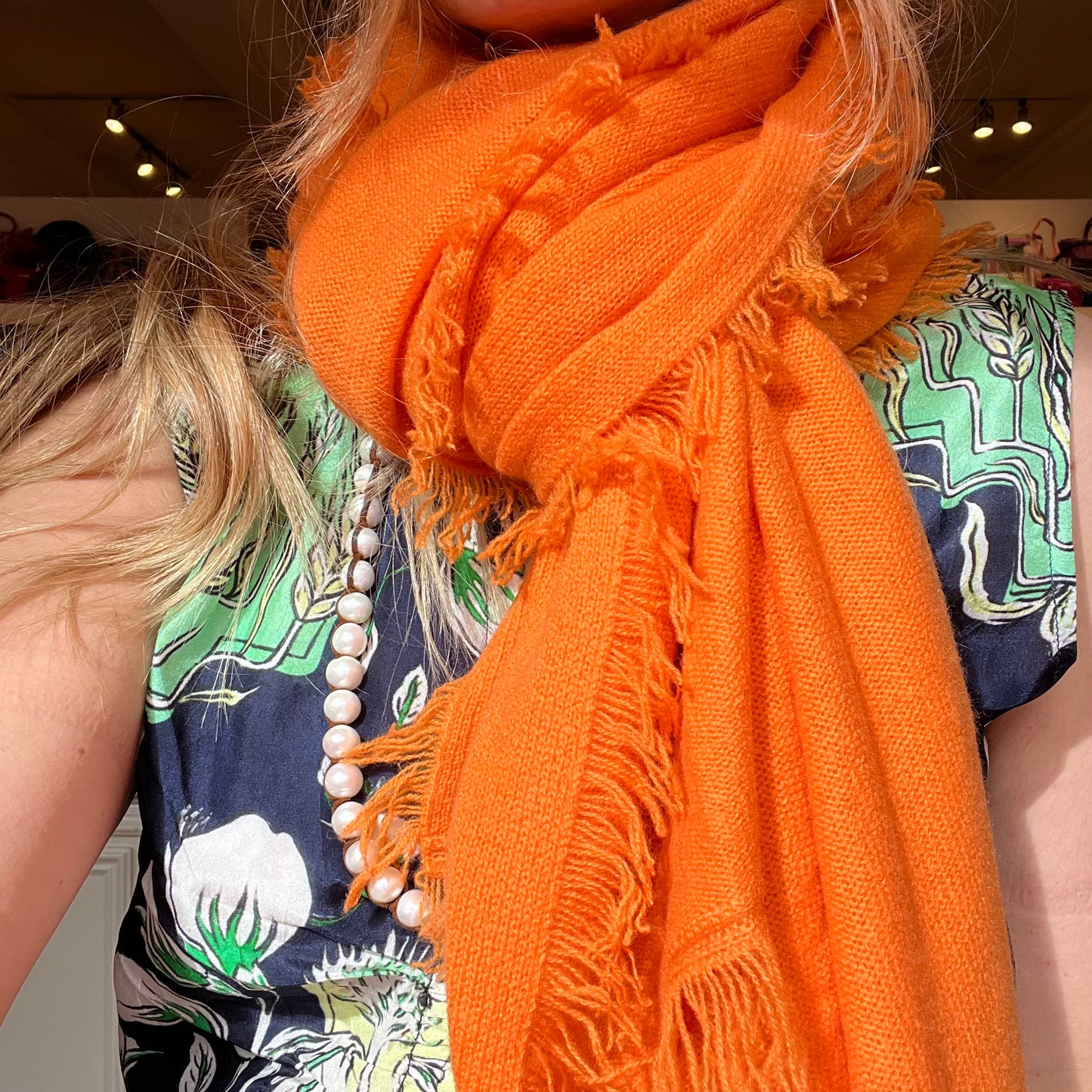 Van Kukil Isa Scarf