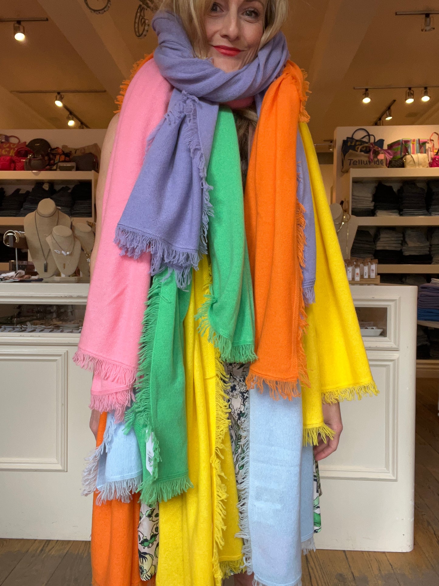 Van Kukil Isa Scarf