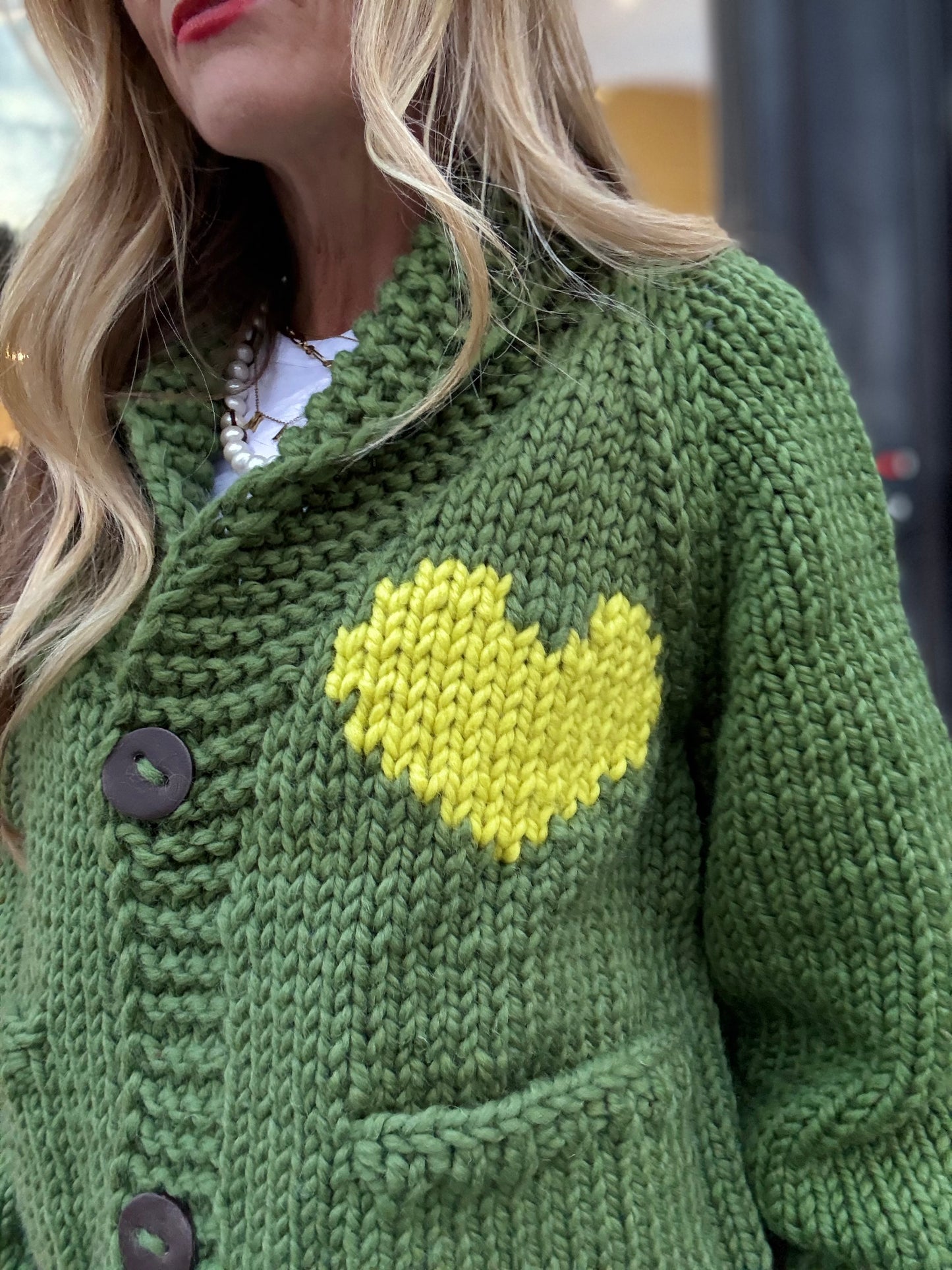 GOGO Short Heart Cardigan