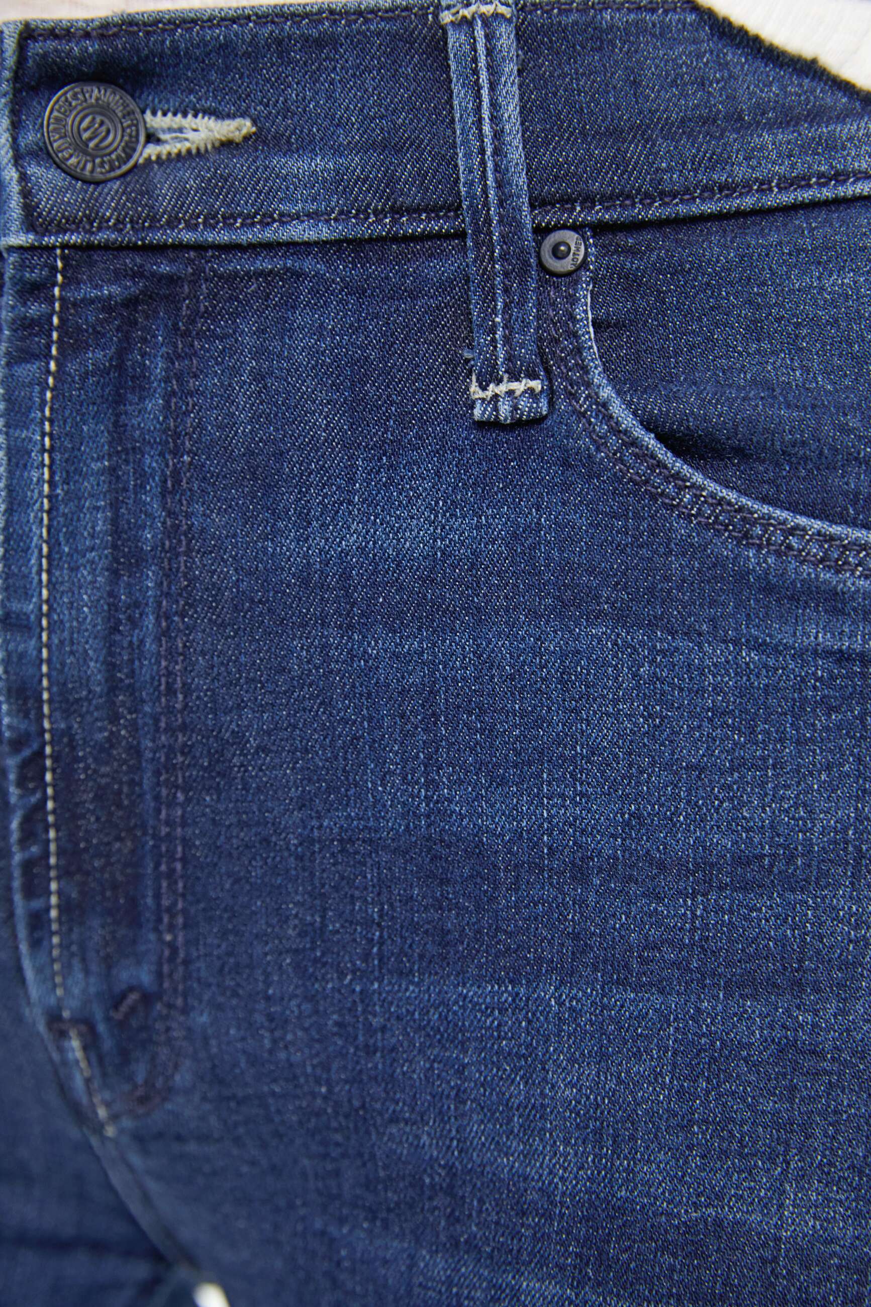 Mother Mid Rise Dazzler Ankle Fray in Fancy Meeting You Here - detail