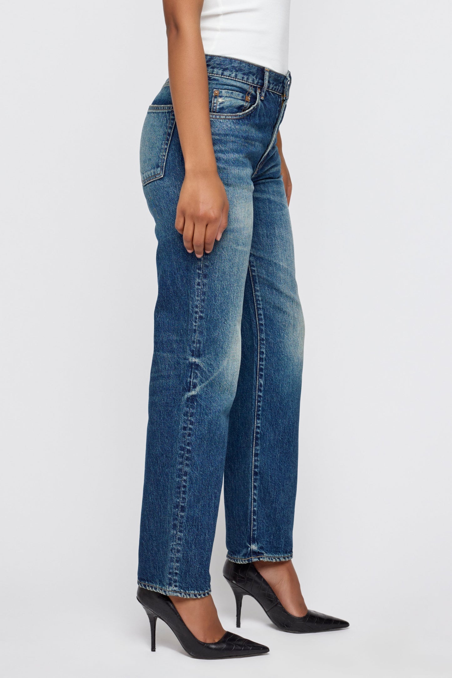 Moussy Leyden Straight jean in Dark Blue, side view showing straight leg