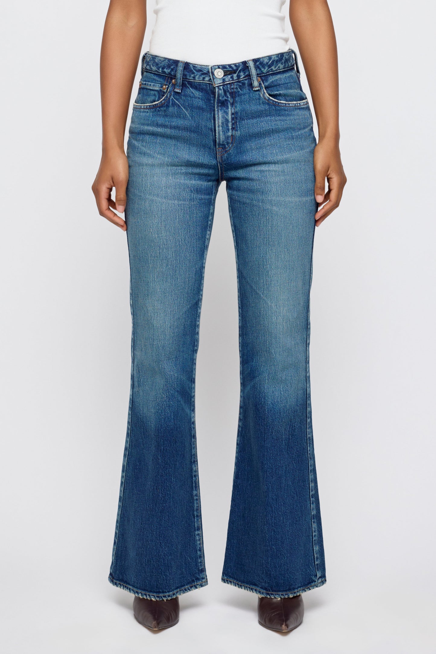 Moussy Attleboro 70s Flare jean in Blue, full front view