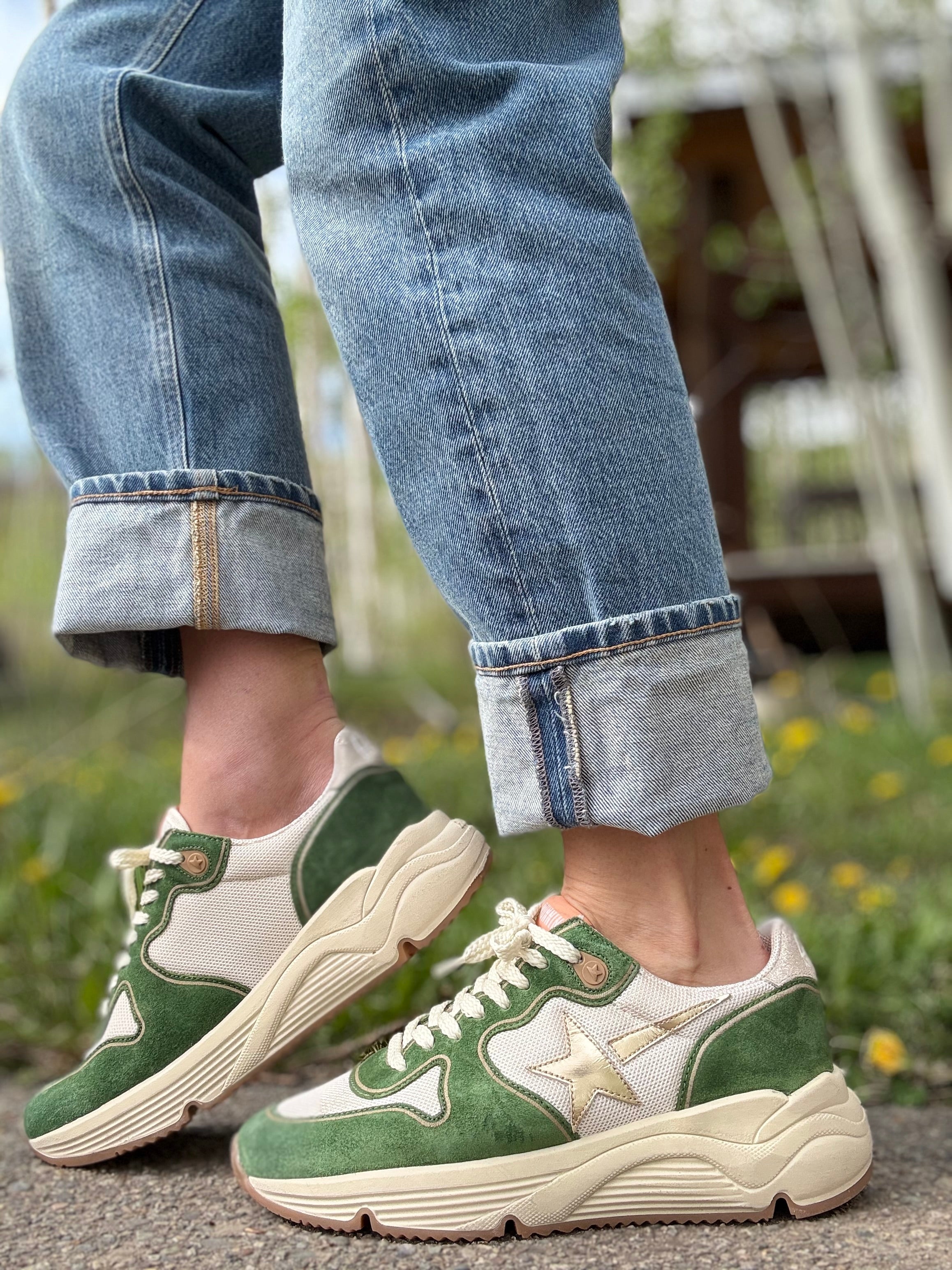 Golden Goose Sneakers - Special feature on sneaker
