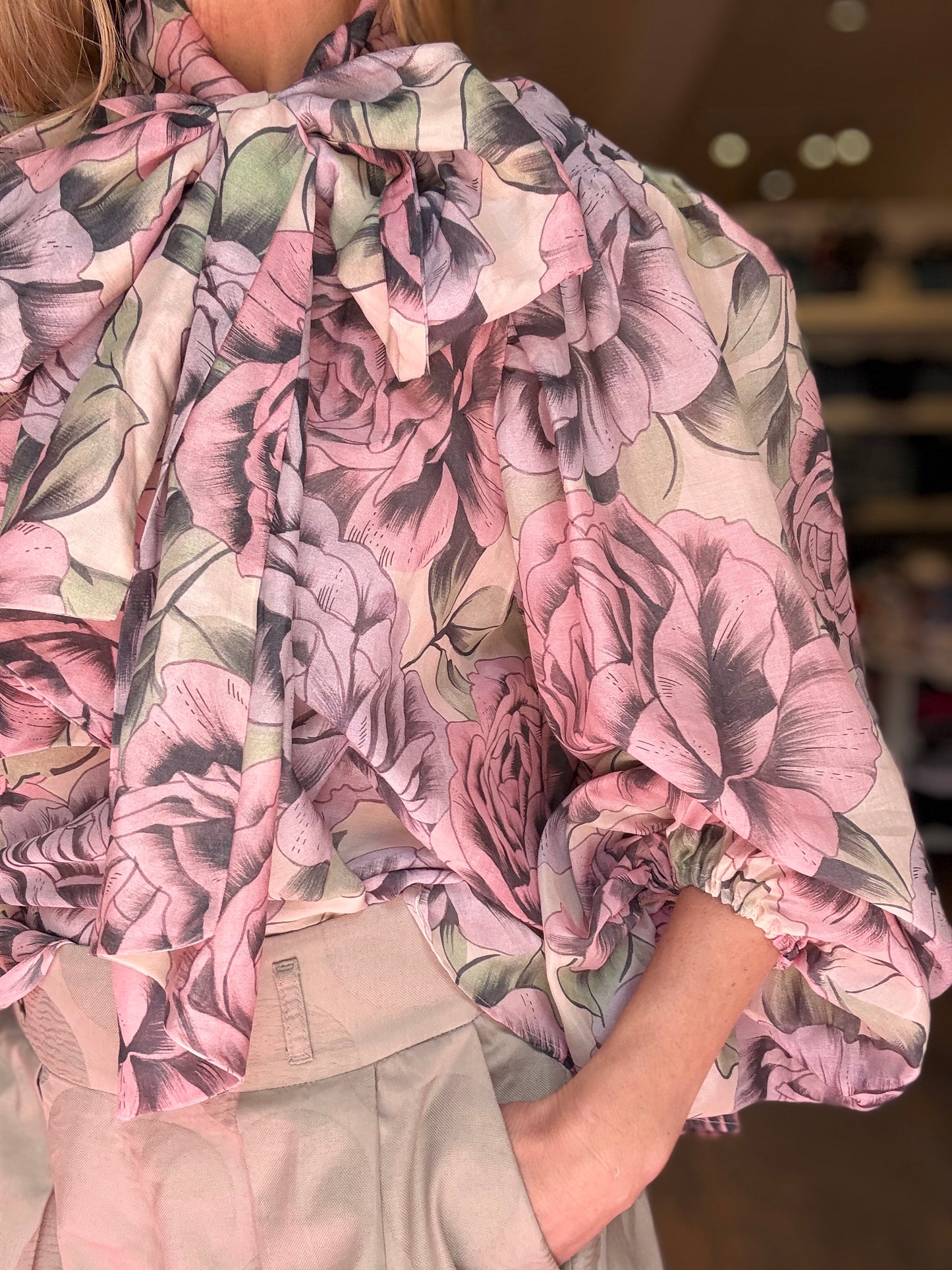 Hannes Bow Blouse