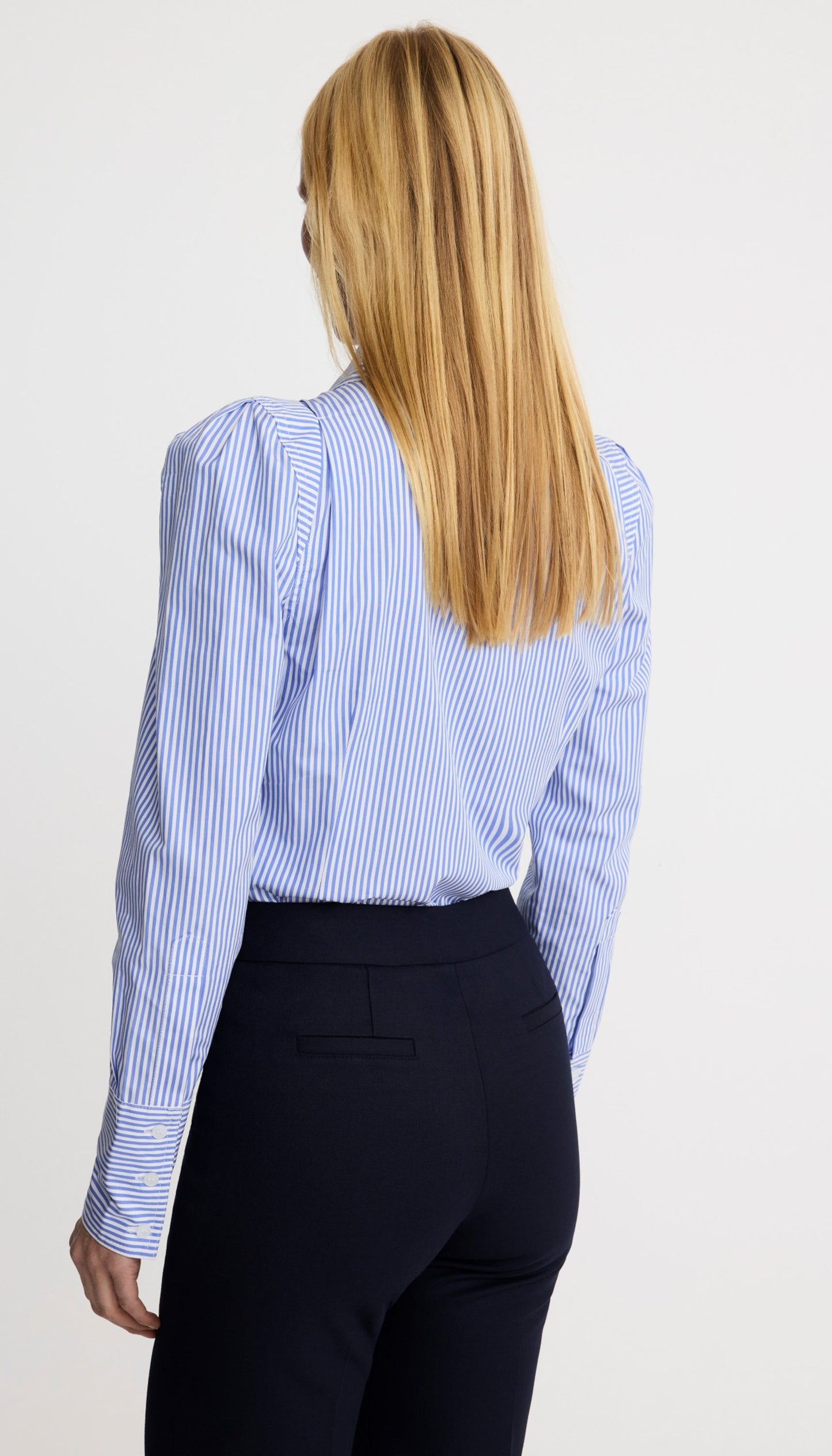 Smythe Box Pleat Shirt in Blue Oxford, detail view