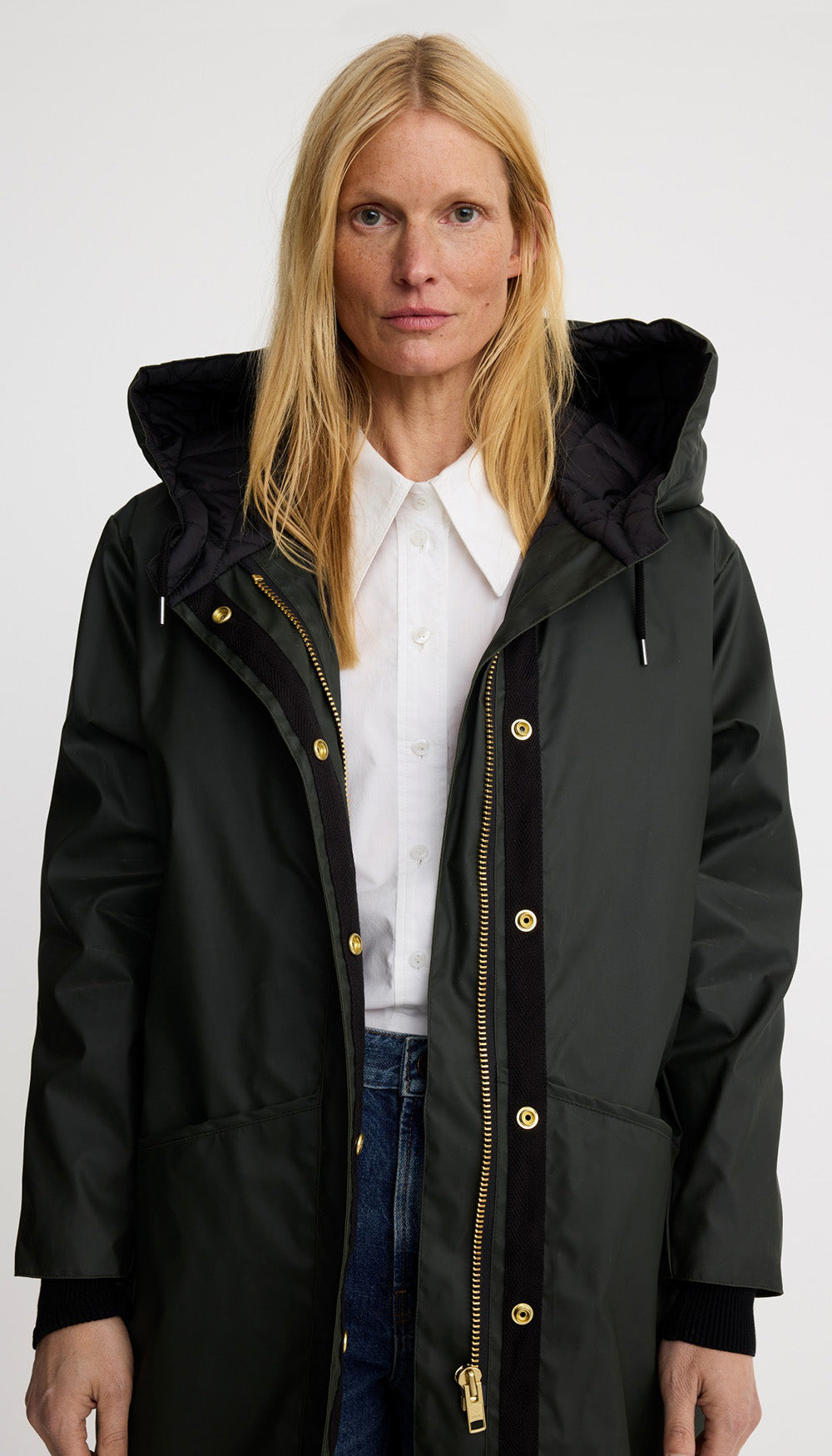 Smythe Dark and Stormy coat in Army, detail view