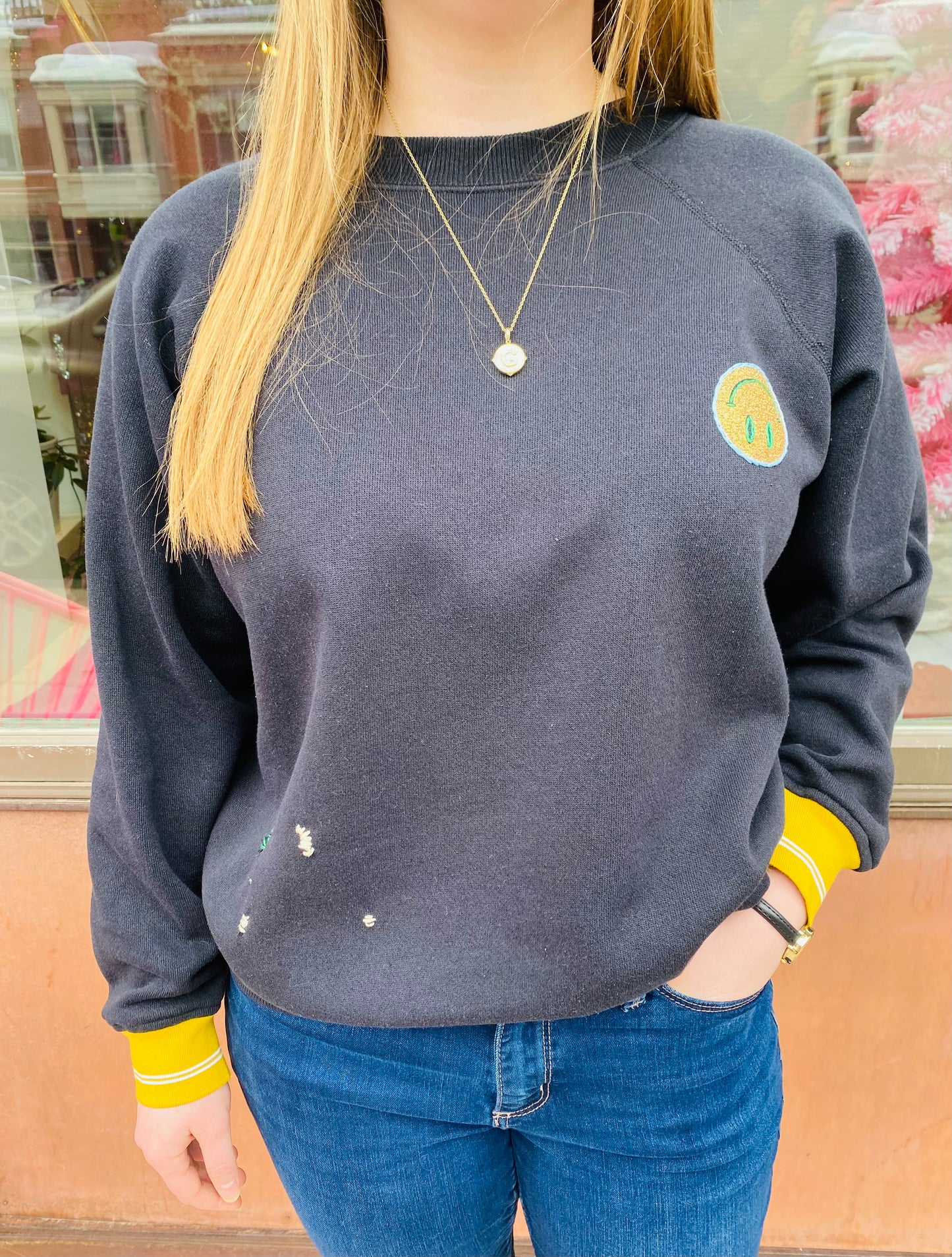 AQC Smiley Pullover