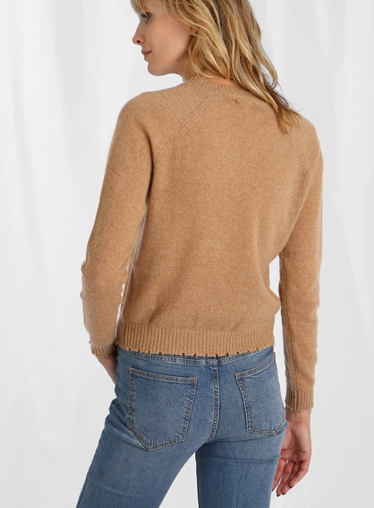 MR Frayed Cropped V Sweater