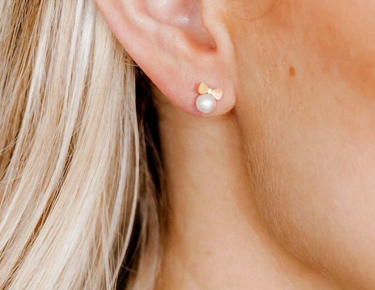 Screwback Stud Earrings- Heidi Pearl Bow