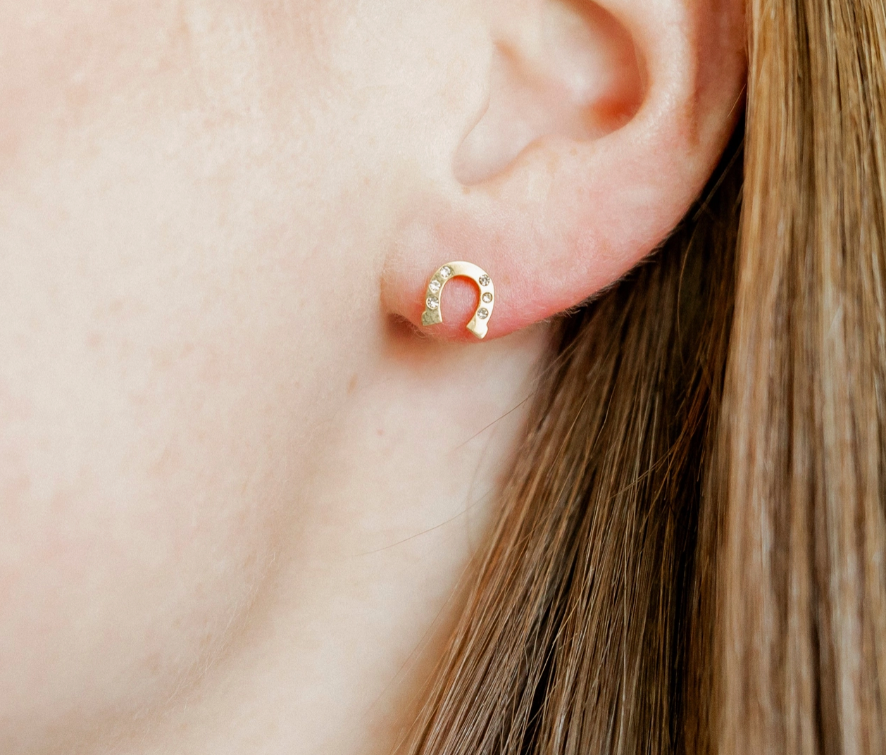 Screwback Stud Earrings- Horseshoe