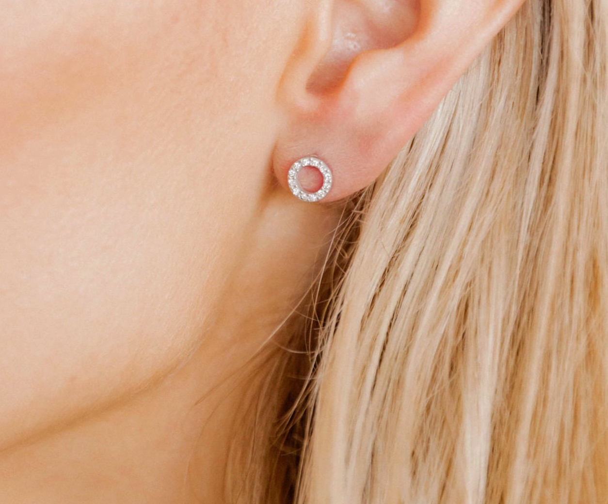 Screwback Stud Earrings- Lainey