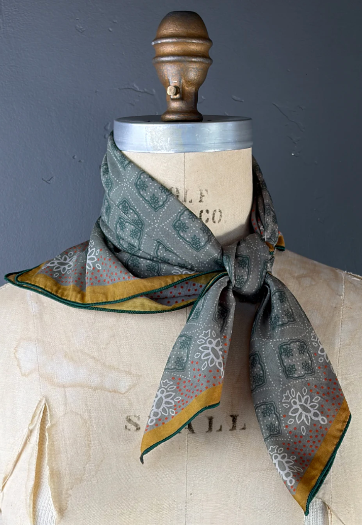 AHWR Pops Bandana
