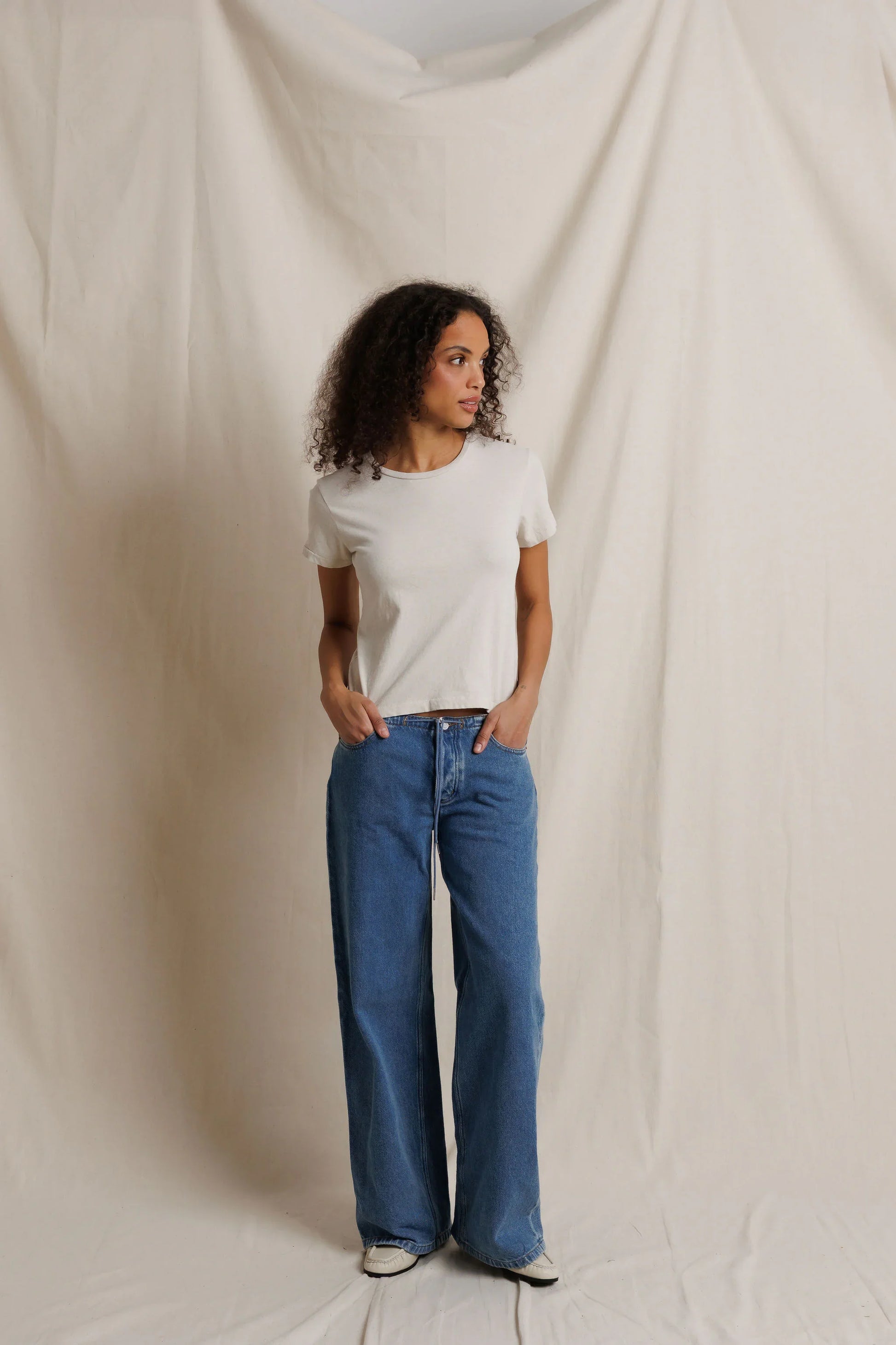 perfectwhitetee Lisa slim crew tee in Whitecap Grey, alternate view on model