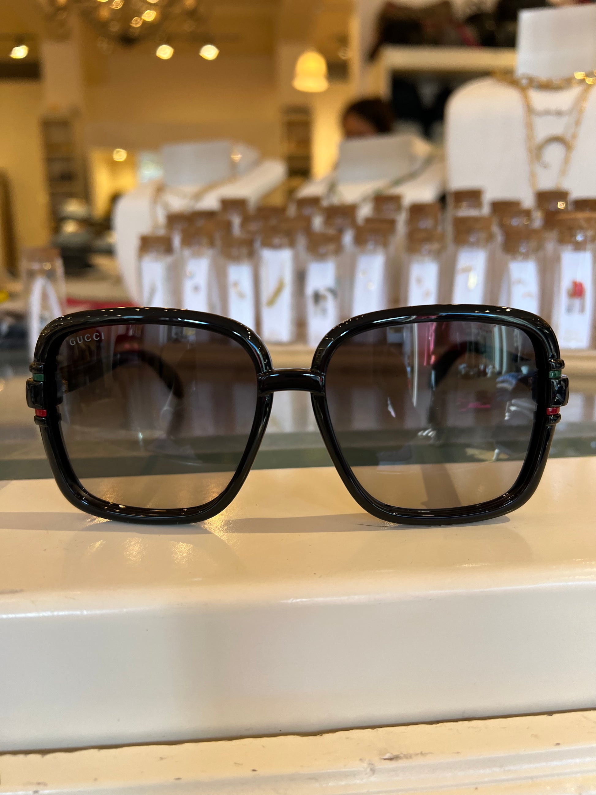Gucci sunglasses red clearance black green