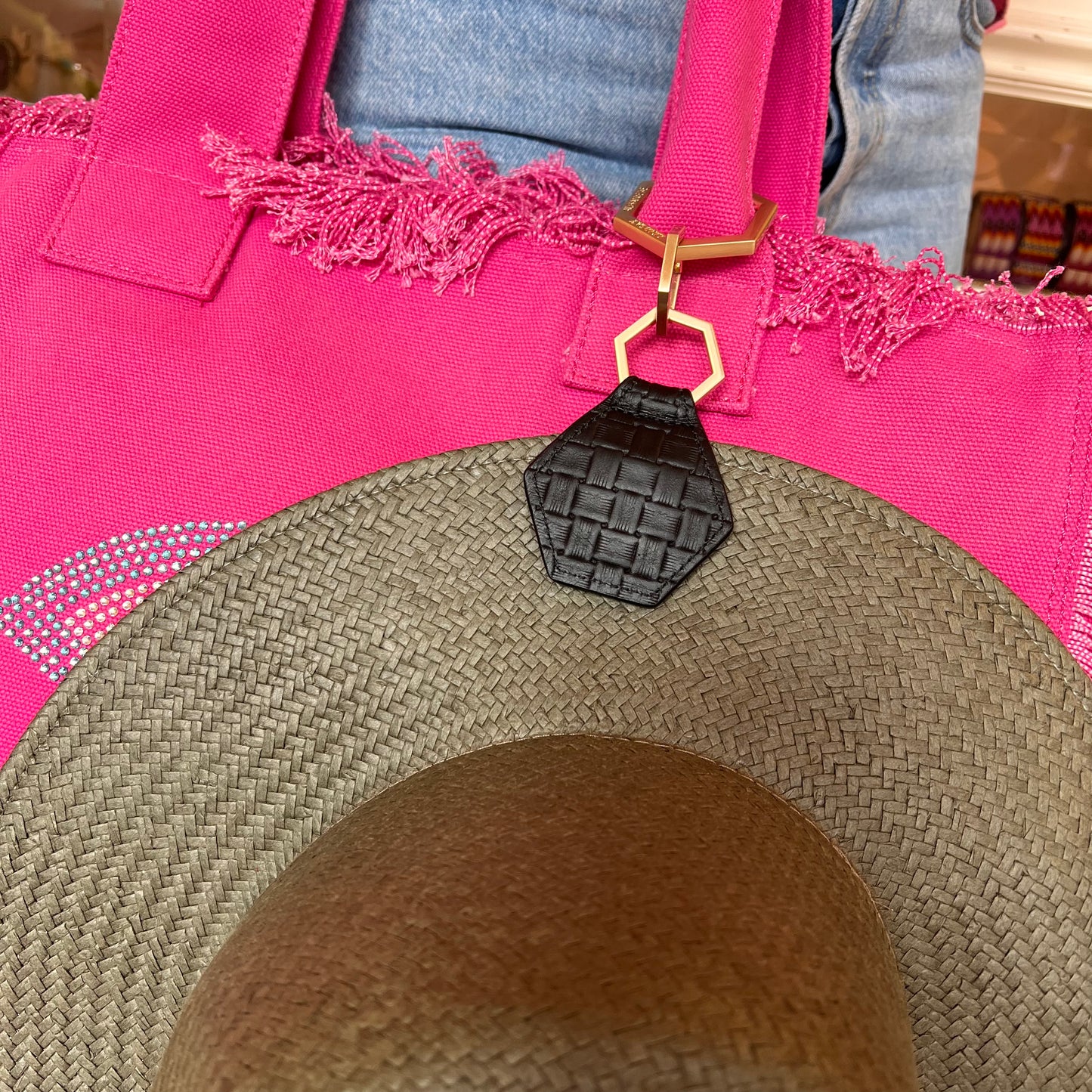 LA Top Tote Hex Woven Hat Clip